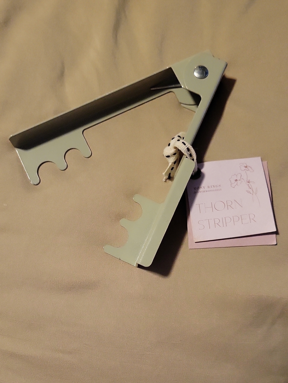 Anthropologie - Rosy Rings Thorn Stripper Garden Tool - NWT